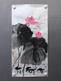 18046~【周爱莲】无款花鸟画，荷花，尺寸约为69*34厘米