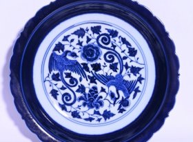 明宣德霁蓝釉青花双凤纹折边盘，4.8×21.8厘米