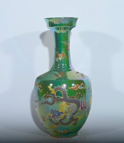 宋定窑易定款麒麟龙纹七彩夜光瓶，高28×13.5厘米