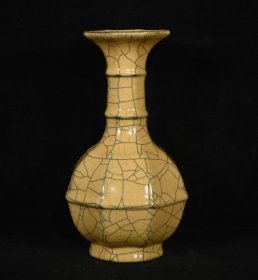 宋官窑炫纹八方瓶，高23×13.5厘米