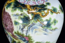 清雍正年粉彩狮虎斗纹梅瓶31*18m6300¥