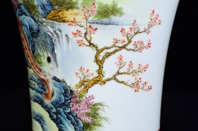 清雍正年粉彩狮虎斗纹梅瓶31*18m6300¥