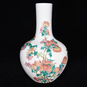 清雍正粉彩菊花纹天球瓶，36×23，价格:900