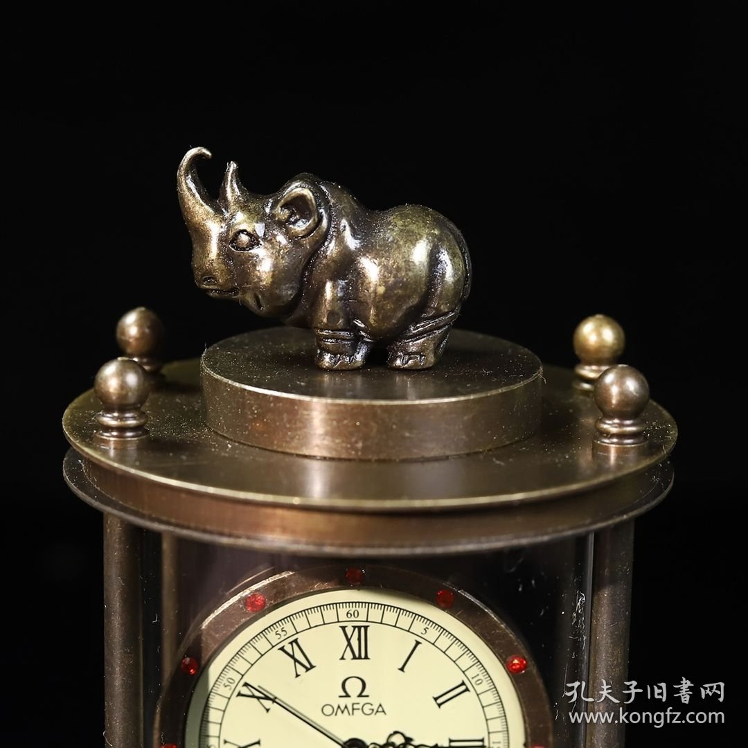 国外回流机械铜四柱表，长6.5厘米宽6.5厘米高14厘米，重310克，价格220元，代理加价，运费自理！（精品）