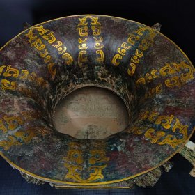 商周青铜——高浮雕四象尊—— 高:66厘米——宽:59厘米—— 重:48.5公斤—— 26400