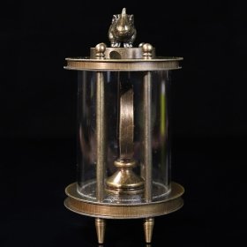 国外回流机械铜四柱表，长6.5厘米宽6.5厘米高14厘米，重310克，价格220元，代理加价，运费自理！（精品）