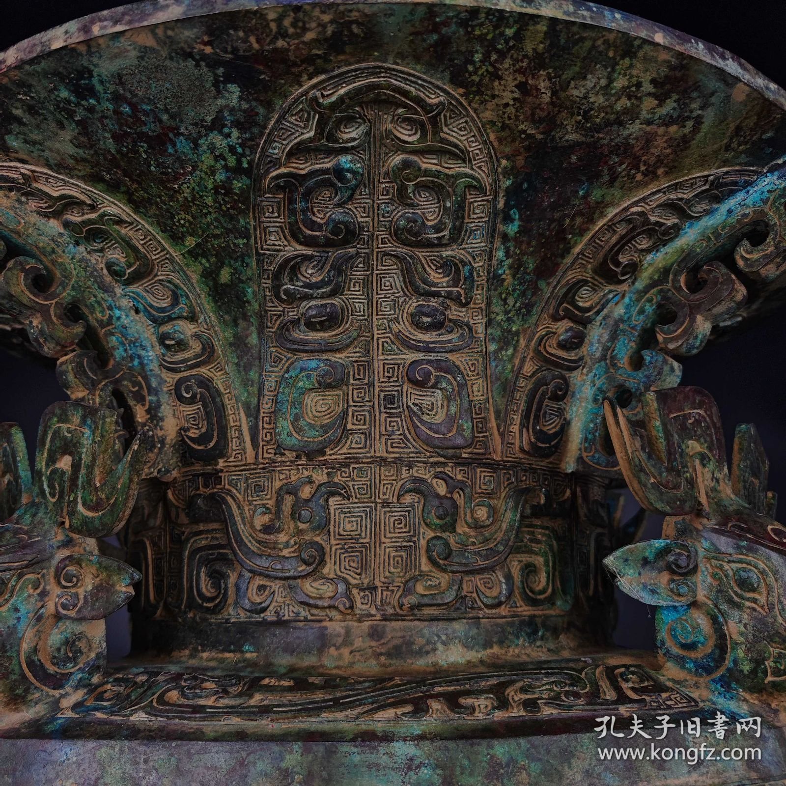 商周青铜——高浮雕四象尊—— 高:66厘米——宽:59厘米—— 重:48.5公斤—— 26400