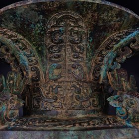 商周青铜——高浮雕四象尊—— 高:66厘米——宽:59厘米—— 重:48.5公斤—— 26400