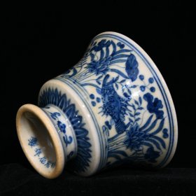 明成化青花鱼藻纹高脚杯
