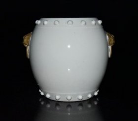 清代白瓷描金点珠兽头罐