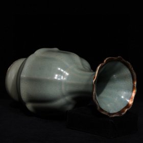 汝窑鎏银包口包底花口瓶