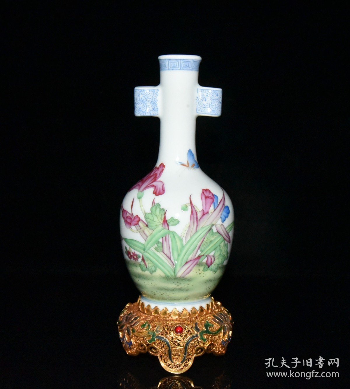 清代乾隆珐琅彩镶铜虞美人贯耳瓶一对