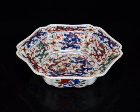 明万历年五彩龙纹六方盆