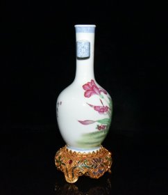 清代乾隆珐琅彩镶铜虞美人贯耳瓶一对