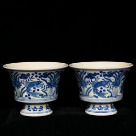 明成化青花鱼藻纹高脚杯