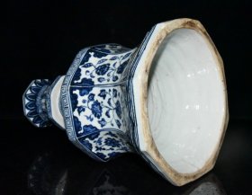 明代宣德青花花卉纹蜡烛台一对