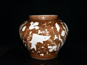 明代永乐黄釉留白雕刻鱼草纹罐一对