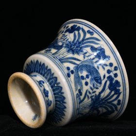 明成化青花鱼藻纹高脚杯