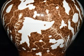 明代永乐黄釉留白雕刻鱼草纹罐一对