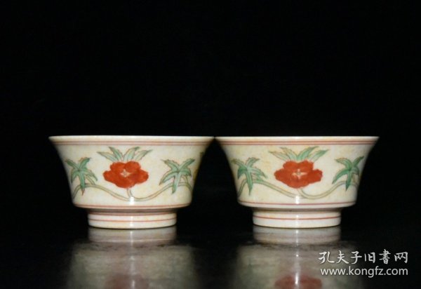明代成化红胎五彩秋葵纹杯一对