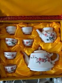 建国初期梅花釉下五彩茶具酒具