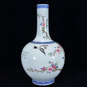清乾隆年青花加彩花鸟纹天球瓶