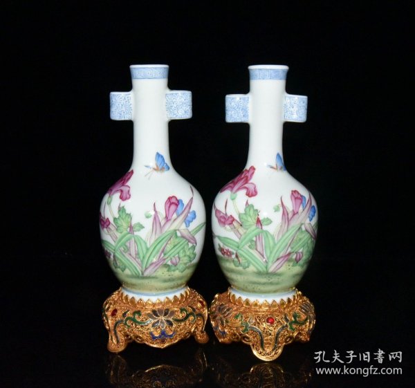 清代乾隆珐琅彩镶铜虞美人贯耳瓶一对