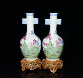 清代乾隆珐琅彩镶铜虞美人贯耳瓶一对