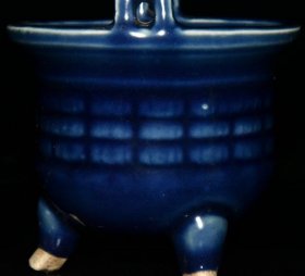 元代霁蓝雕刻香炉