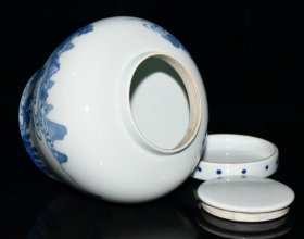 清代乾隆青花山水茶叶盖罐