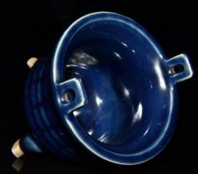 元代霁蓝雕刻香炉