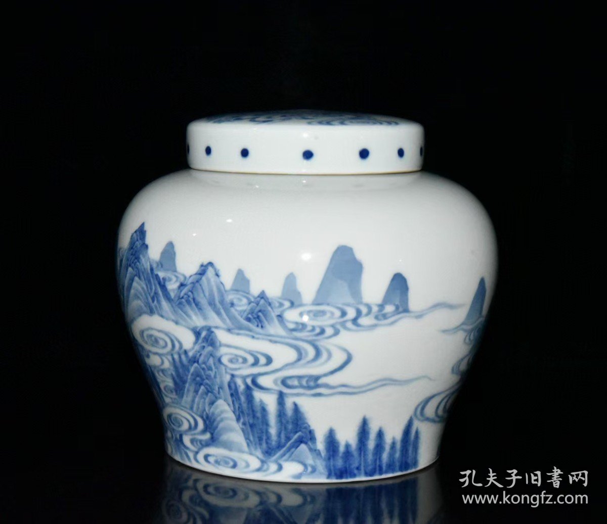 清代乾隆青花山水茶叶盖罐