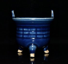 元代霁蓝雕刻香炉