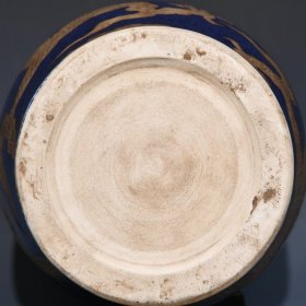 明宣德雪花蓝描银龙纹梅瓶