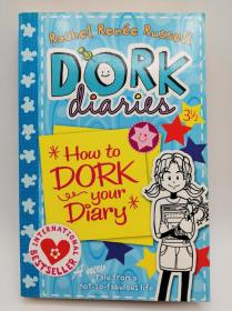 Dork Diaries 3 1/2: How to Dork Your Diary 《女版小屁孩 朵拉日记：如何写日记》