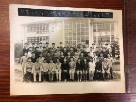 1961.5.25 华东水利学院研究生欢送首届毕业同学留影