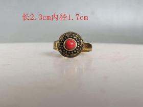镶嵌红 松 石 戒 指