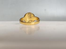 镶嵌红 松 石 戒 指