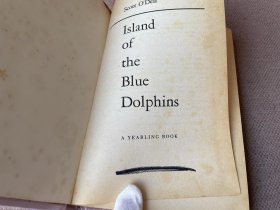 Island of the Blue Dolphins / 蓝色的海豚岛（英语 精装 1961年纽伯瑞奖）