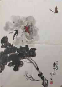 魏玉德，现为徐悲鸿书画研究院理事长，融青生态书画院院长，红旗飘飘书画院副院长，北京龙乡人书画院副院长，中国楹联学会会员，中国老年书画研究会创作研究员，北京华夏诗联书画院副研究员。汉唐书画网艺术家会员。CCTV央视网区域博览频道书画名家联盟副理事长。中国书画艺术交流协会理事、国礼书画一级美术师。花鸟：牡丹，47*33