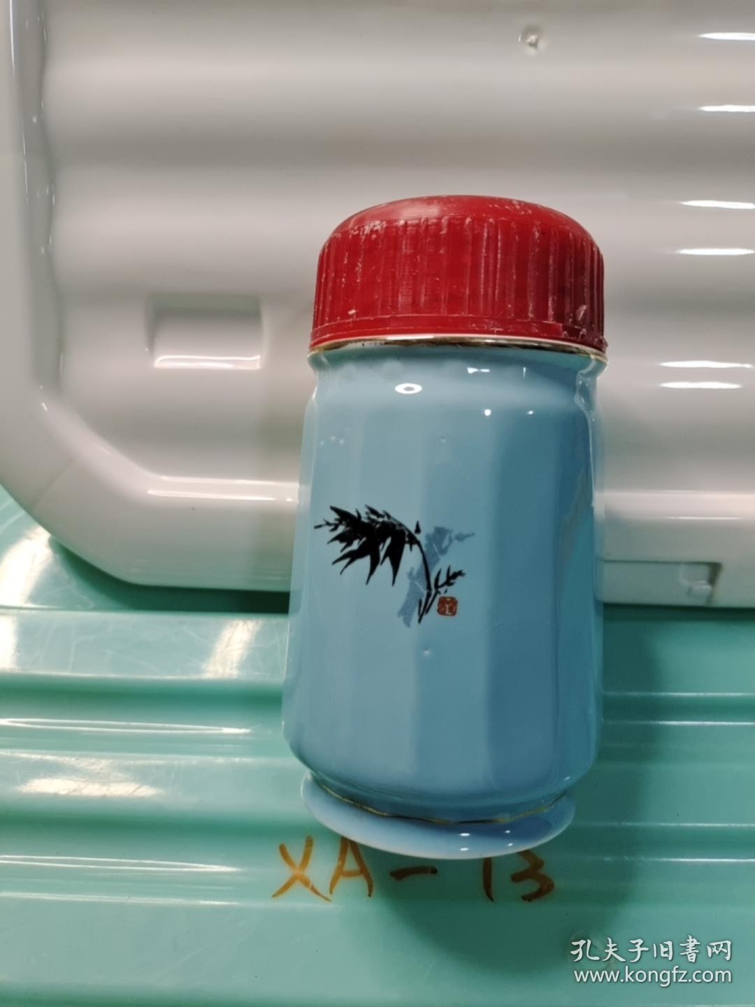 老瓷水杯一个：宣化二瓷