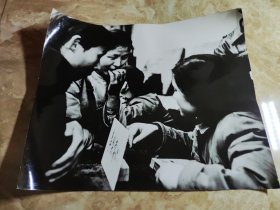 【老黑白照片】早期湖北艺术学院声乐常识宣传现场