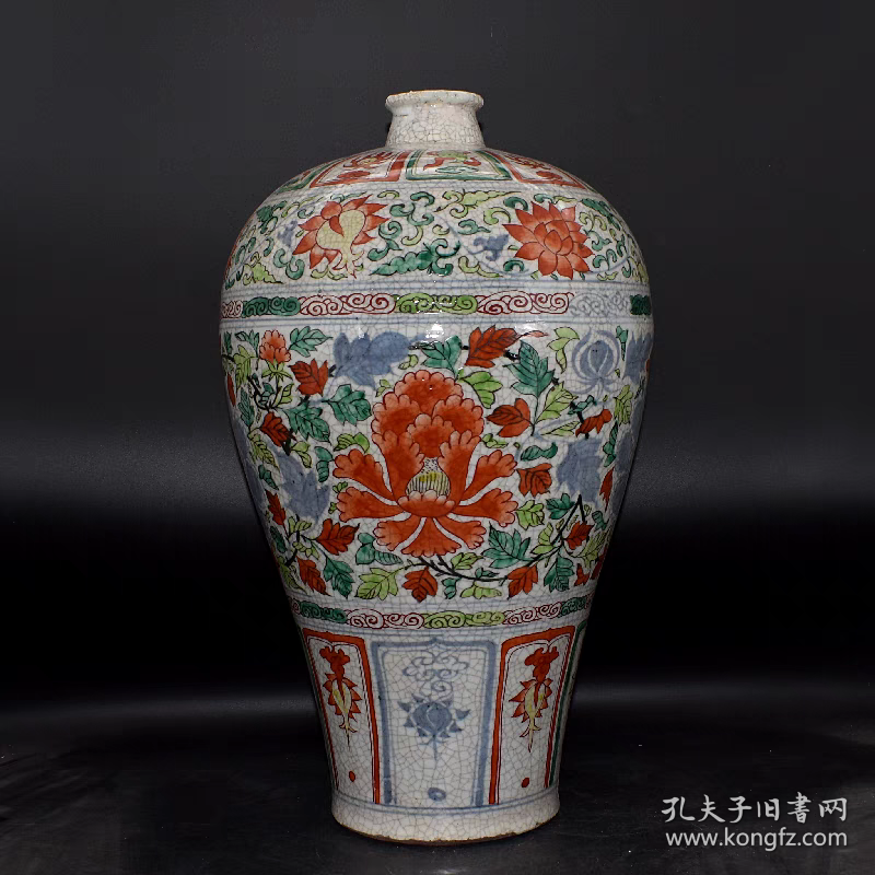 青花手绘红绿彩缠枝莲纹大号梅瓶