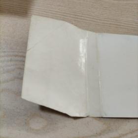 磁带周杰伦七里香（换肤版）原外盒找不到了，此外盒是蔡依林就是爱的外盒，品相一般，介意者勿拍。