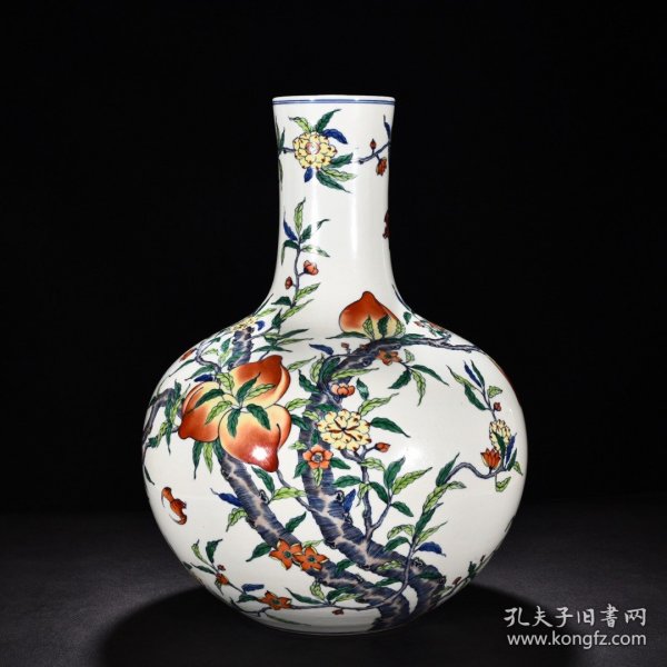 旧藏 清雍正斗彩五福捧寿福寿纹天球瓶 高52.5厘米 宽33厘米