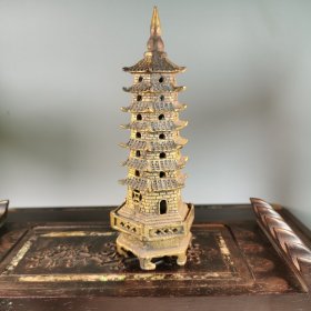 清代时期铜制雷峰塔摆件一个，做工精美细致，包老包真。