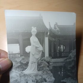 老照片–南京莫愁湖旧照（大尺寸，莫愁女雕像、假山、亭楼、荷叶清晰可见）
