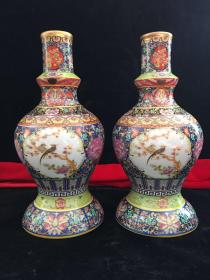 珐琅彩长颈瓶一对，纯手工绘画，包浆自然，保存完整，细节如图