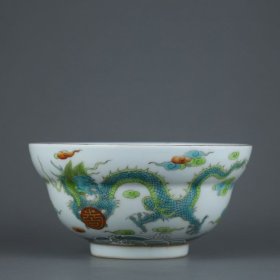 清道光 红绿彩蝠寿龙纹折腰碗
高度7.2cm，口径14.4cm，底径6.3cm。