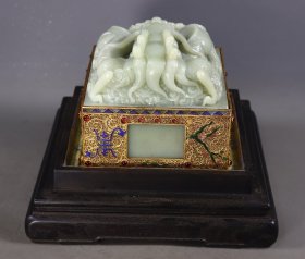 旧藏和田玉包金镶嵌龙印章